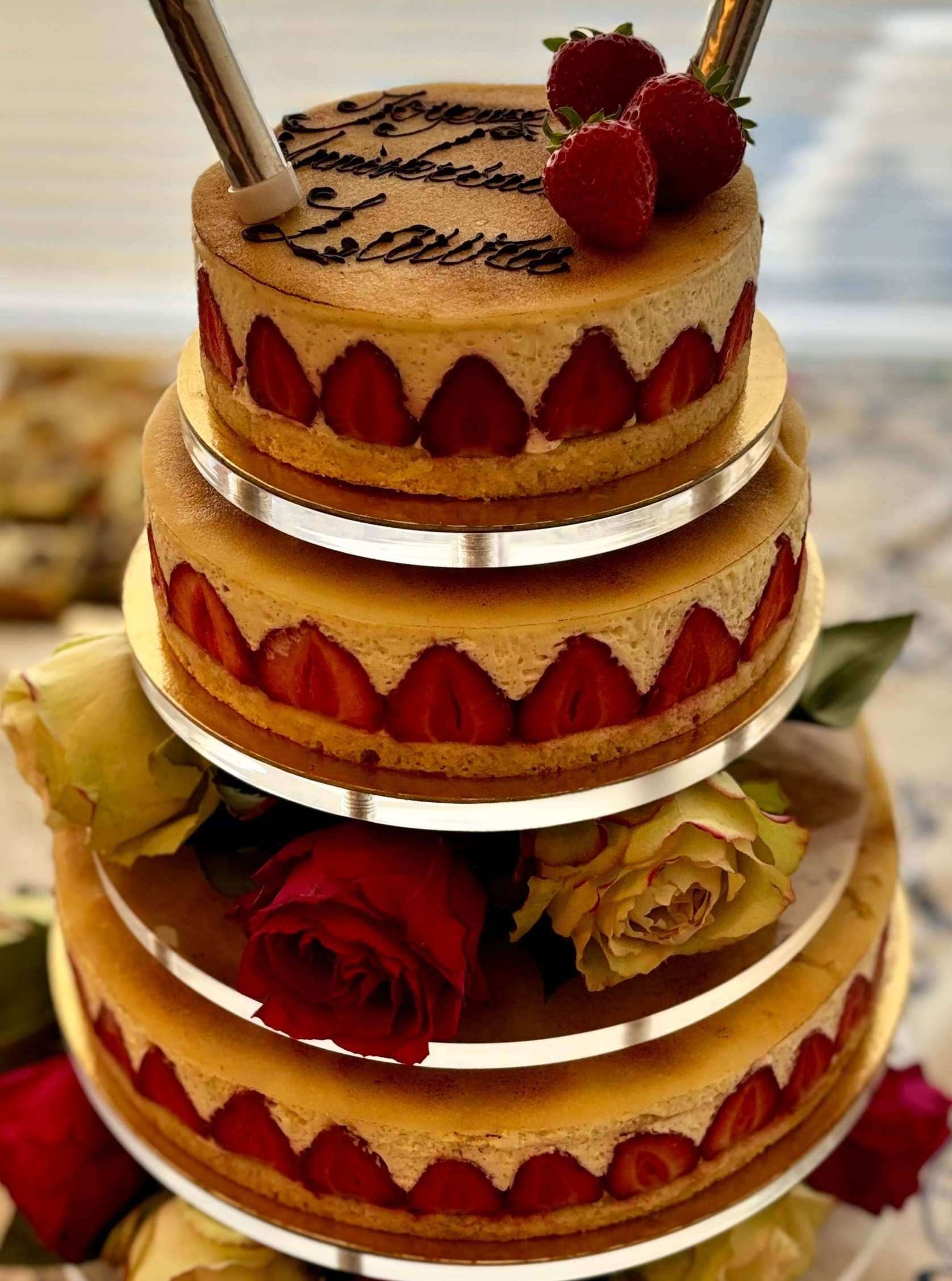 Vadelma Sacher kakku